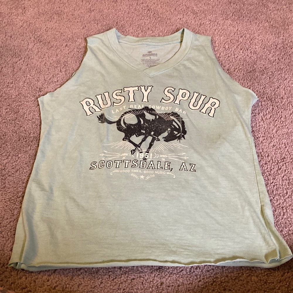 ❤️3/$10❤️ Distressed dive bar tee